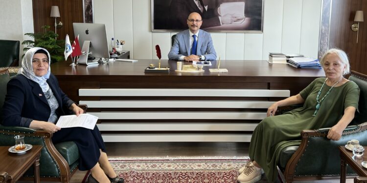 MERKEZ KADIN KOMİSYONLARINDA GÖREV DEĞİŞİMİ