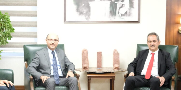 TBMM Millî Eğitim, Kültür, Gençlik ve Spor Komisyonu Başkanı Prof. Dr. Mahmut Özer Sendikamızı Ziyaret Etti.