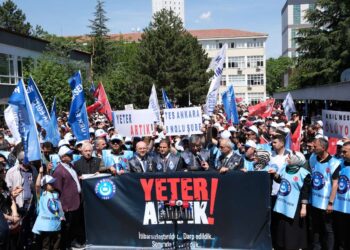 81 İlde İş Bıraktık!İl Milli Eğitim Müdürlükleri Önünde Şiddeti Protesto Ettik!