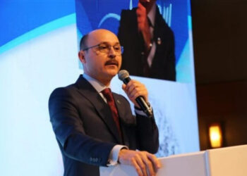 TÜM OKULLARIMIZA YARDIMCI HİZMETLİ VE YARDIMCI PERSONEL TAHSİS EDİLSİN!