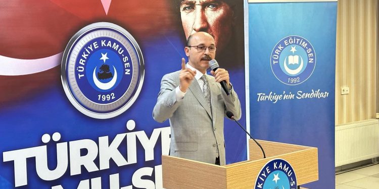 EK ZAM MEMURA NEFES ALDIRIR!