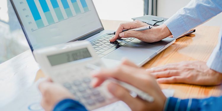 “TÜRKİYE’DE KADIN EĞİTİM ÇALIŞANI OLMAK” ZOR