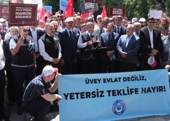 “YETERSİZ TEKLİFİ KABUL ETMİYORUZ” DİYEREK TÜM TÜRKİYE’DE ALANLARI DOLDURDUK