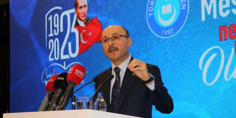 YÖNETİCİ ATAMALARINDA KEYFİYETE YER OLMAMALI!