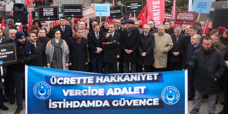 ÜCRETTE HAKKANİYET, VERGİDE ADALET, İSTİHDAMDA GÜVENCE” DİYEREK ANKARA VE TÜM İLLERDE BASIN AÇIKLAMAMIZI GERÇEKLEŞTİRDİK