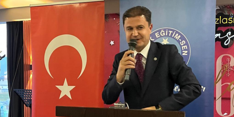 KİRLENEN SENDİKAL ZEMİN TÜRK EĞİTİM-SEN ÜYELERİNİN GAYRETLERİYLE TEMİZLENECEK!