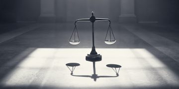 ÖĞRETMENE YÖNELİK HAKARET VE TEHDİDE MANEVİ TAZMİNAT KARARI