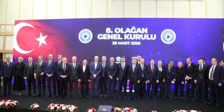 TÜRKİYE KAMU SEN 8. OLAĞAN GENEL KURULU’NU COŞKUYLA GERÇEKLEŞTİRDİK