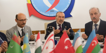 Türk Eğitim Sen Türkmen Gençlerin Umudu Oldu: Türk Eğitim-Sen’den Türkmeneli’ne Eğitim Köprüsü